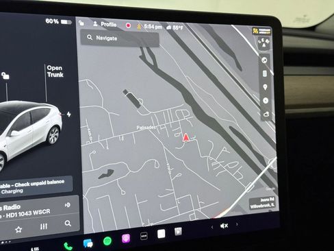 Used 2022 Tesla Model Y Long Range AWD/4WD image 32