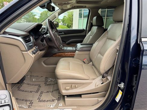 Used 2020 Chevrolet Suburban Premier AWD/4WD image 13