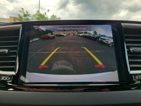 Used 2026 Chrysler Pacifica Select FWD image 18