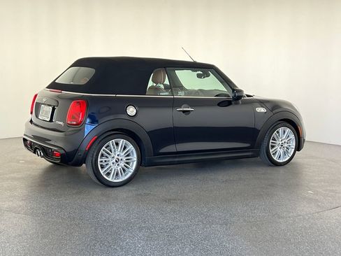 Used 2020 MINI Cooper S image 3