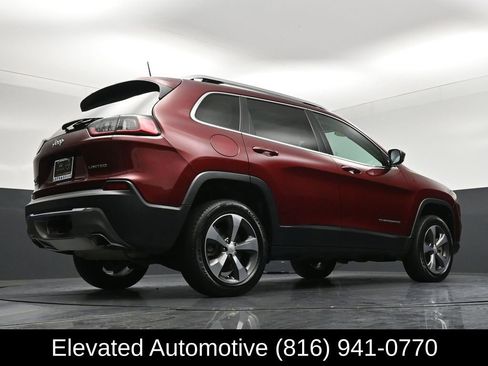 Used 2019 Jeep Cherokee Limited w/ Technology Group image 31