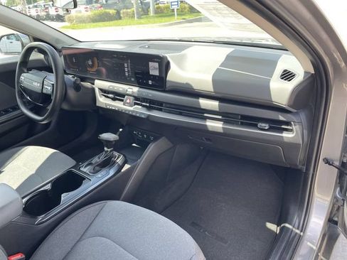 Used 2025 Kia K4 FWD image 27