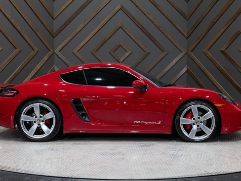 Used 2019 Porsche 718 Cayman S image 14