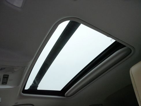 Certified 2025 Toyota RAV4 XLE Premium image 32