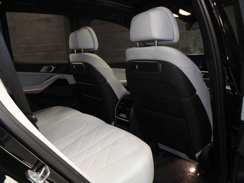 Used 2024 BMW X5 sDrive40i w/ Premium Package RWD image 44