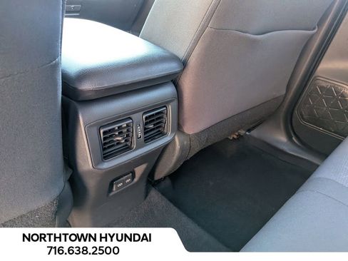 Used 2025 Toyota RAV4 XLE AWD/4WD image 30