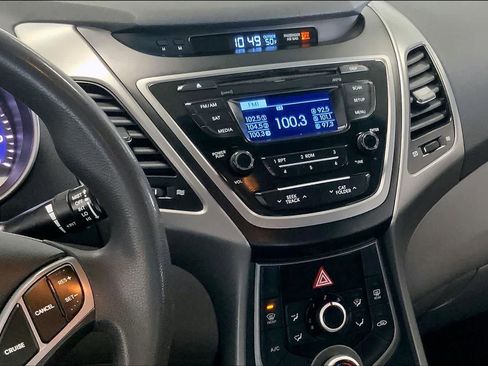 Used 2016 Hyundai Elantra SE image 14