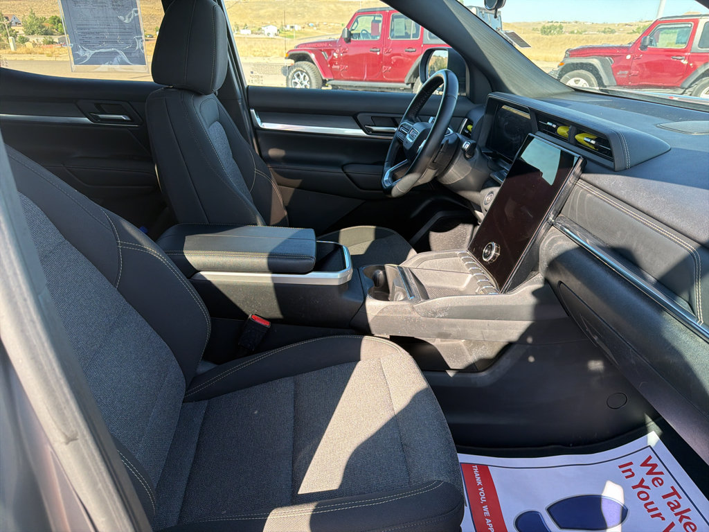 Used 2025 GMC Terrain Elevation AWD/4WD image 17
