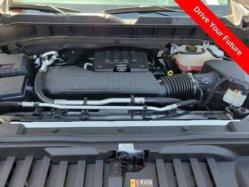 Used 2025 Chevrolet Silverado 1500 LT RWD image 30