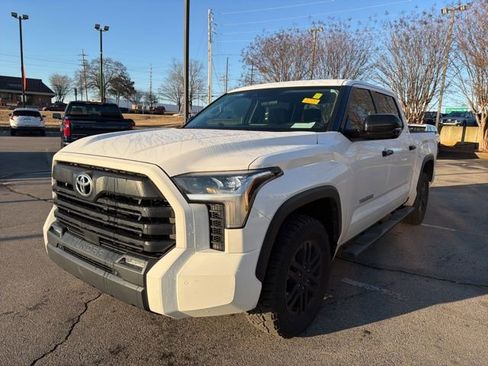 Used 2022 Toyota Tundra SR5 w/ Convenience Package RWD image 8