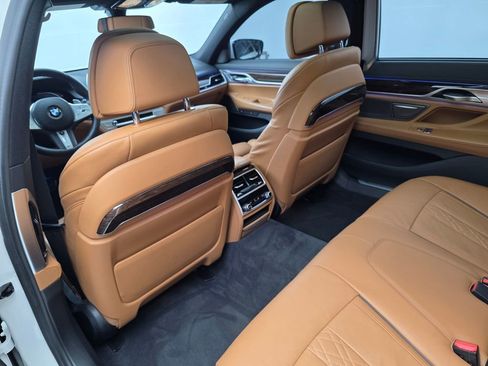 Used 2022 BMW 740i w/ M Sport Package RWD image 16