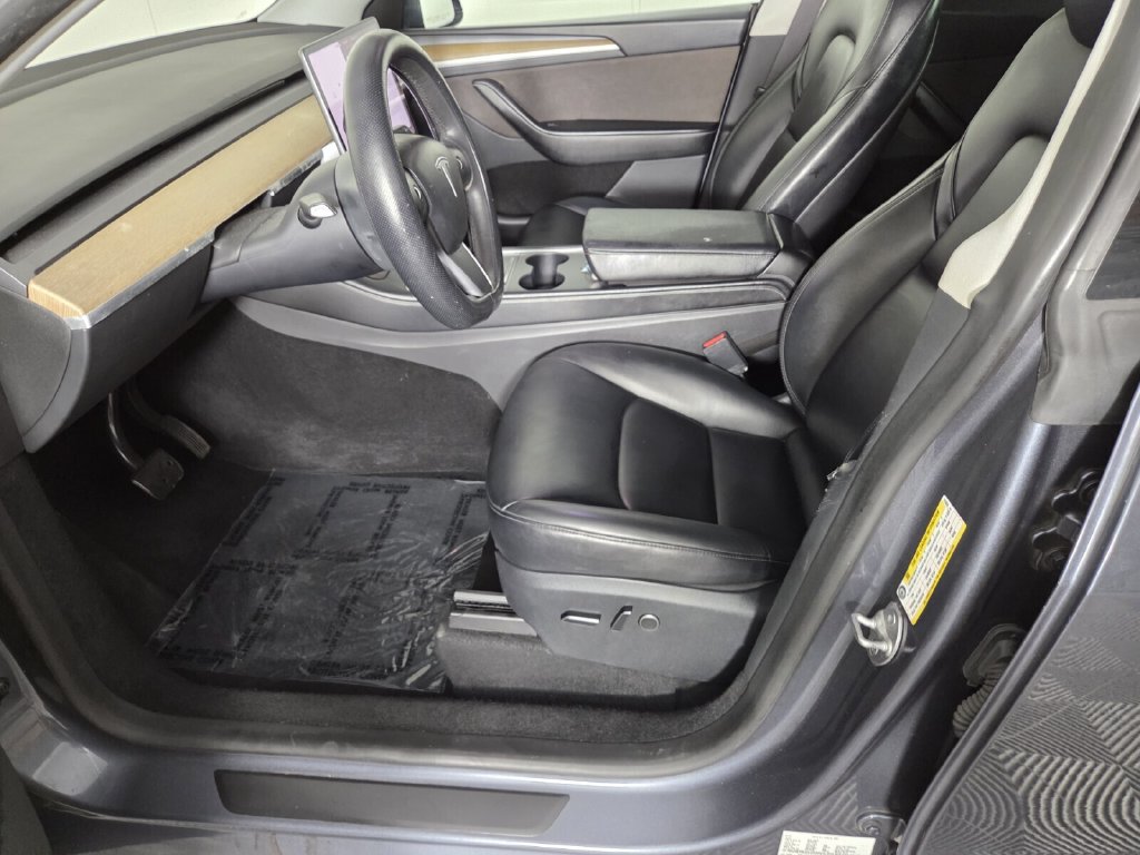 Used 2023 Tesla Model Y AWD image 10
