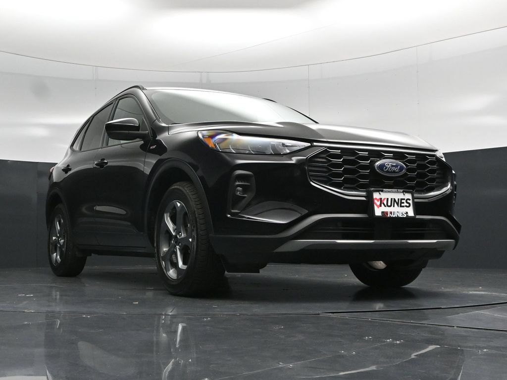 Used 2025 Ford Escape ST-Line Select AWD/4WD image 49