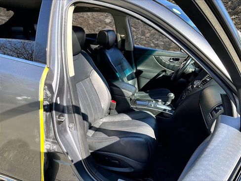 Used 2017 INFINITI QX70 AWD w/ Premium Package image 7