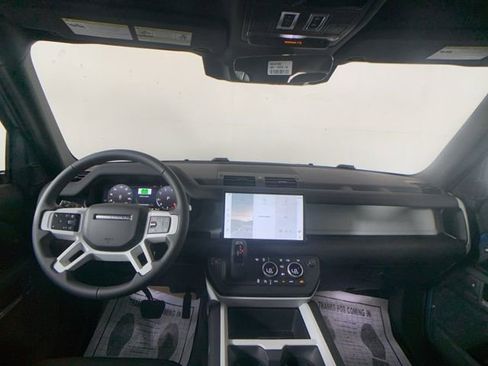 Certified 2025 Land Rover Defender 110 S image 31
