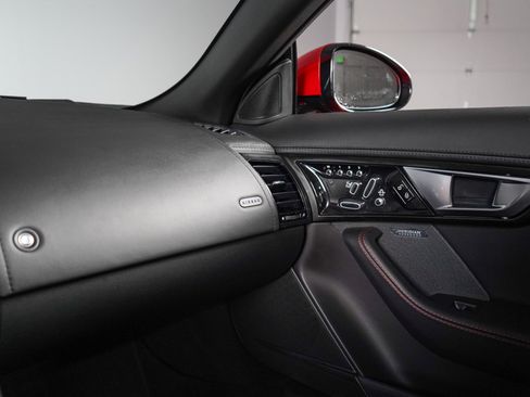 Used 2014 Jaguar F-TYPE S RWD image 59