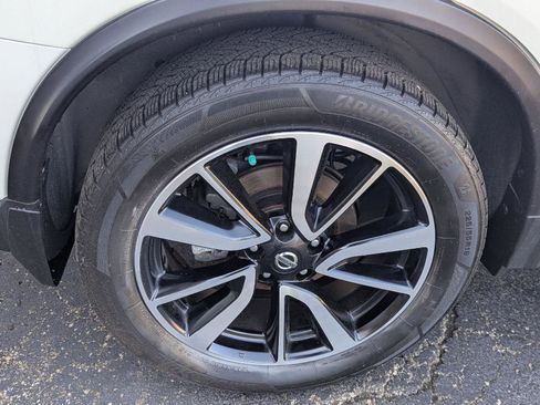 Used 2023 Nissan Rogue SV AWD/4WD image 40