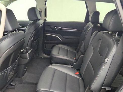 Used 2025 Kia Telluride S FWD image 22