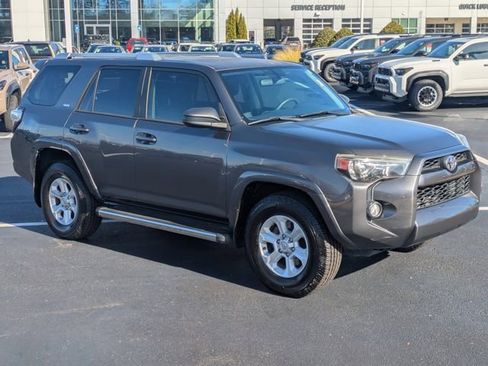 Used 2016 Toyota 4Runner SR5 image 2