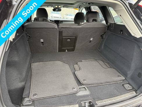 Used 2025 Volvo XC60 B5 Plus image 13