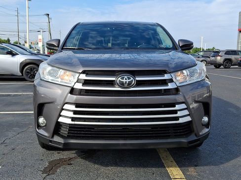 Used 2019 Toyota Highlander Plus AWD/4WD image 4