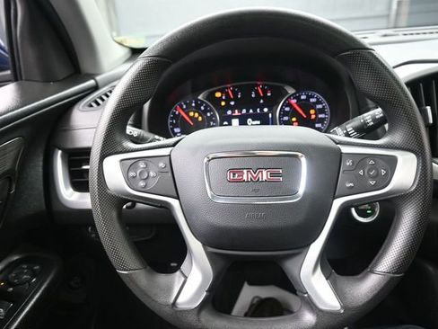 Used 2023 GMC Terrain SLE w/ Driver Convenience Package image 8