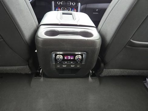 Used 2022 GMC Yukon XL SLT w/ SLT Premium Package AWD/4WD image 11