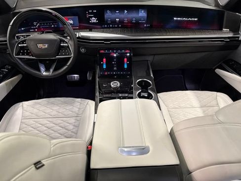 Certified 2025 Cadillac Escalade V w/ LPO, ONYX Package AWD/4WD image 24