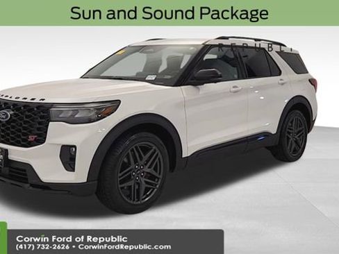 Certified 2025 Ford Explorer ST w/ Sun And Sound Package image 4