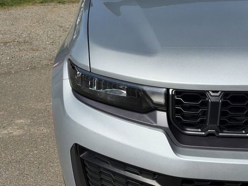New 2026 Jeep Grand Cherokee 4WD image 5