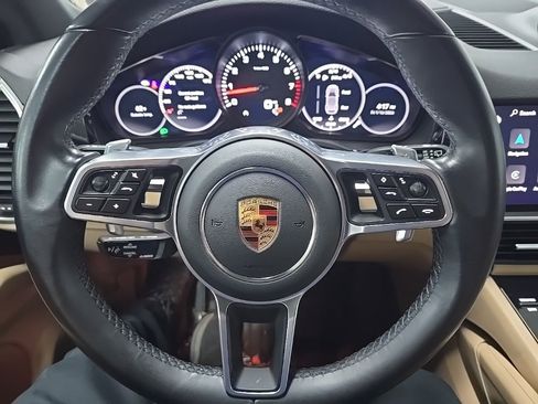 Used 2022 Porsche Cayenne image 19