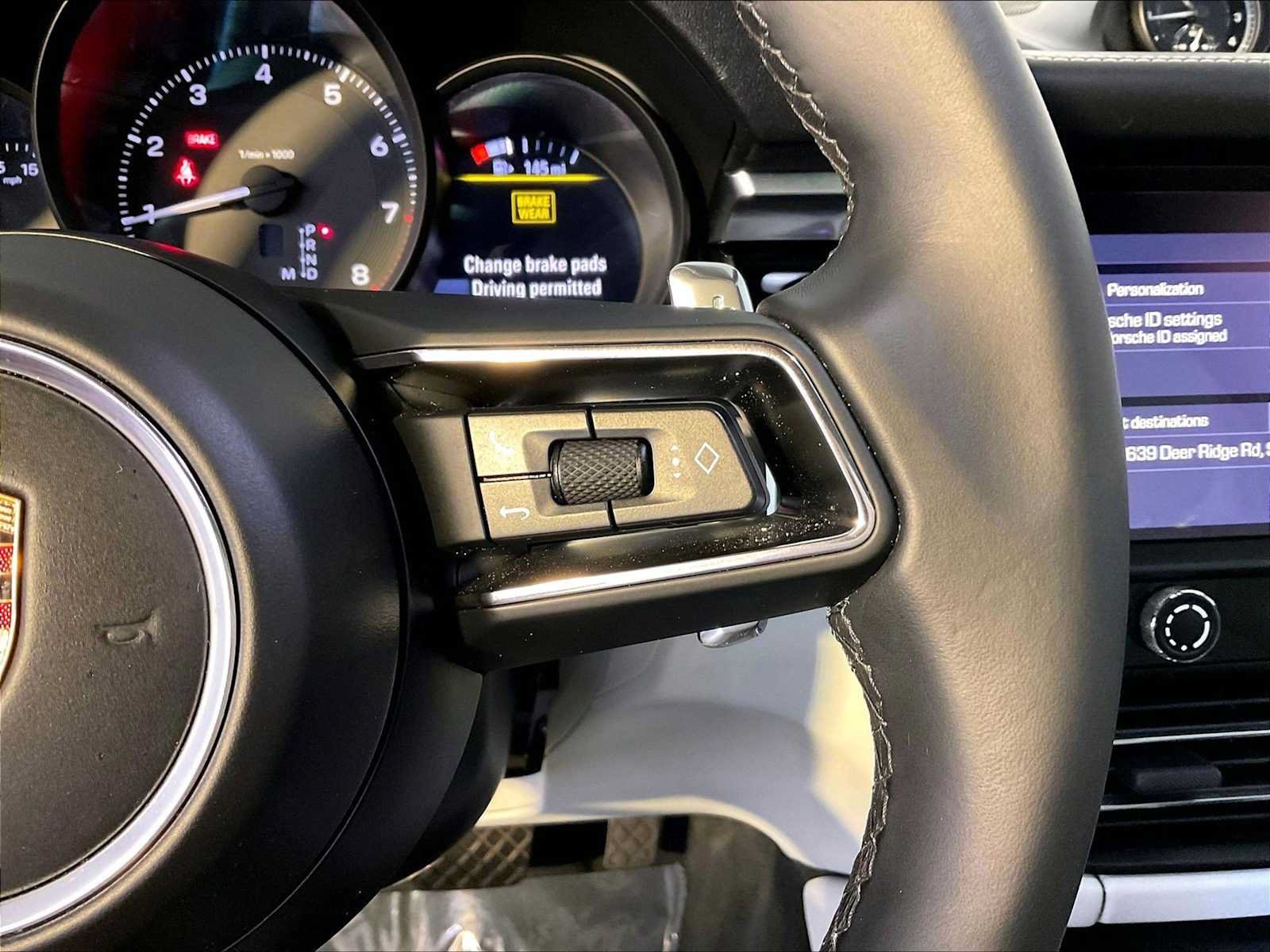 Certified 2024 Porsche Macan AWD/4WD image 28