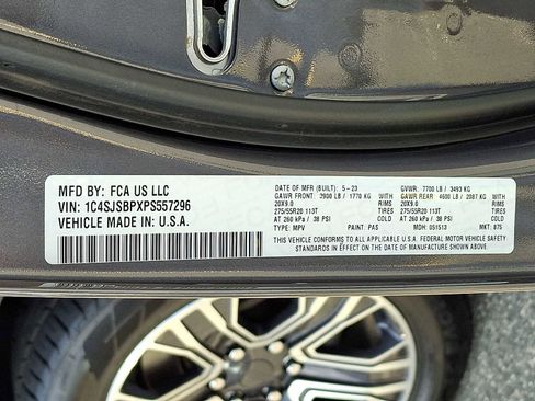 Used 2023 Jeep Wagoneer L Series II image 31