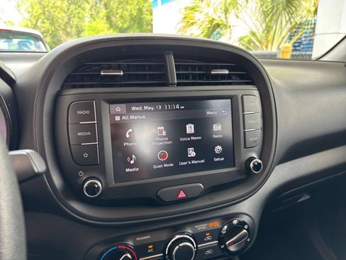 Used 2025 Kia Soul LX w/ LX Technology Package FWD image 20