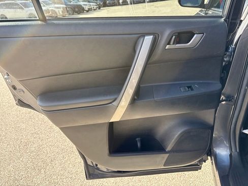 Used 2013 Toyota Highlander Plus image 21