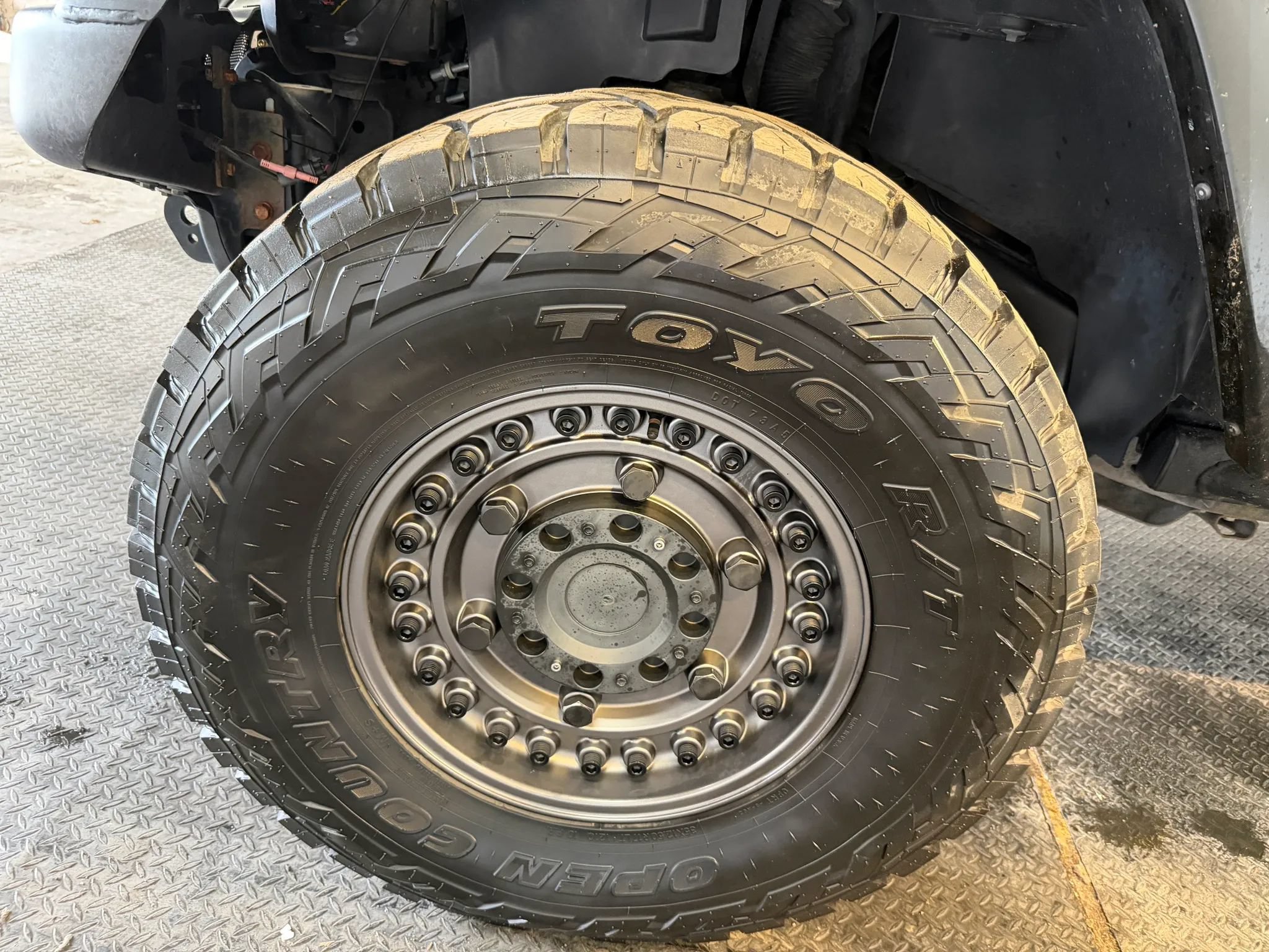 Used 2017 Jeep Wrangler Unlimited Sahara AWD/4WD image 39