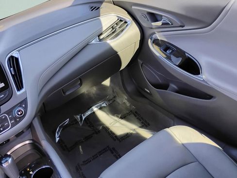 Used 2018 Chevrolet Malibu Premier w/ Premier Sun and Wheel Package image 19