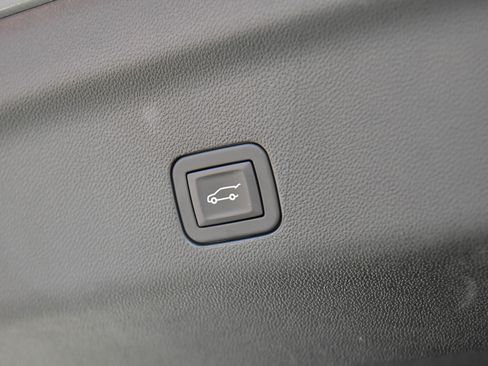 Used 2025 Chevrolet Tahoe LT AWD/4WD image 53