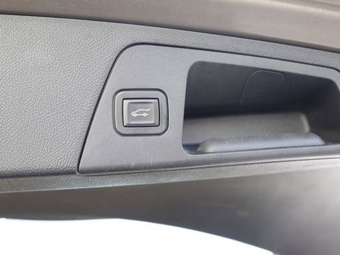 Used 2018 Buick Envision Essence image 8