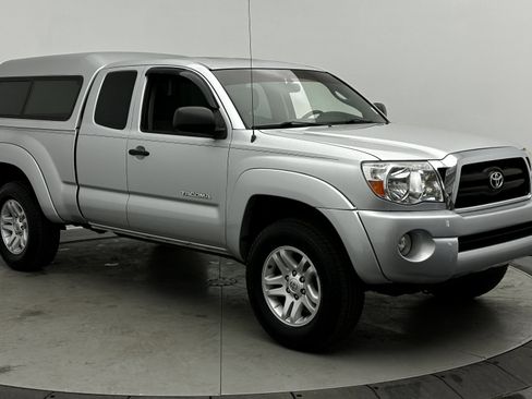 Used 2005 Toyota Tacoma 4x4 Access Cab image 3
