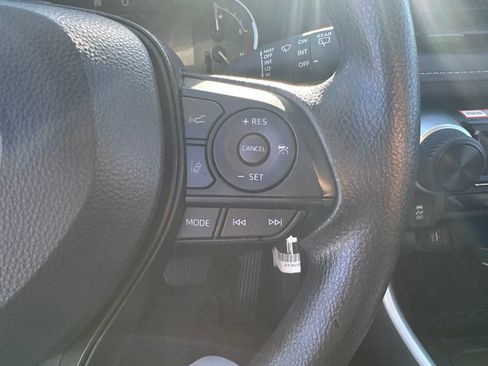 Used 2025 Toyota RAV4 LE AWD/4WD image 8