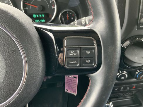 Used 2012 Jeep Wrangler Unlimited Sahara AWD/4WD image 27