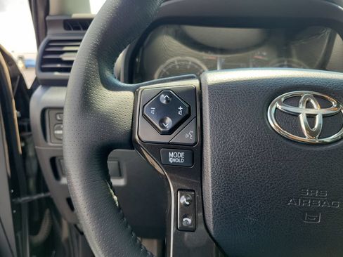 Used 2020 Toyota 4Runner TRD Off-Road Premium w/ Moonroof Package AWD/4WD image 24