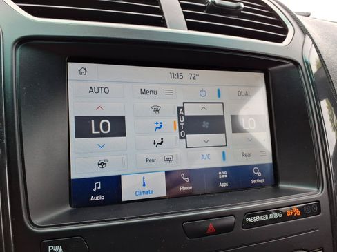 Used 2018 Ford Explorer XLT w/ Equipment Group 202A AWD/4WD image 15