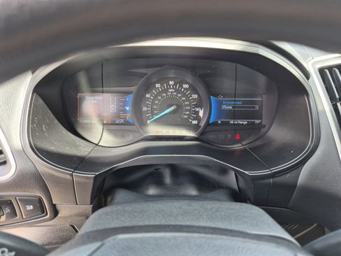 Used 2024 Ford Edge SE image 10