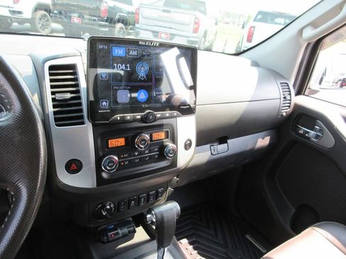 Used 2016 Nissan Frontier PRO-4X AWD/4WD image 32