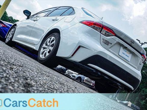 Used 2020 Toyota Corolla LE FWD image 5