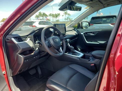 Used 2025 Toyota RAV4 Limited FWD image 19