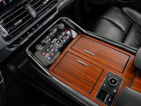 Used 2024 Lincoln Navigator Reserve image 24