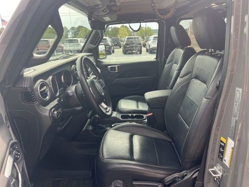 Used 2022 Jeep Gladiator Overland w/ Popular Equipment Package AWD/4WD image 7